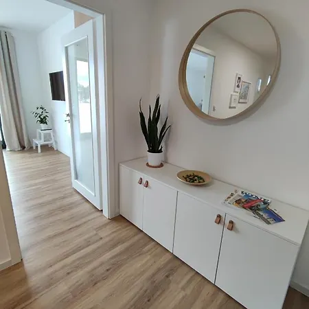 Apartment Apartman White Wine